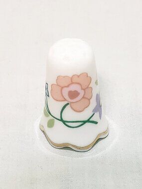 Floral Flower Ruffled Edge Thimble Souvenir Porcelain Vintage 1" Creative Circle
